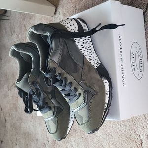 Steve madden shoe..new